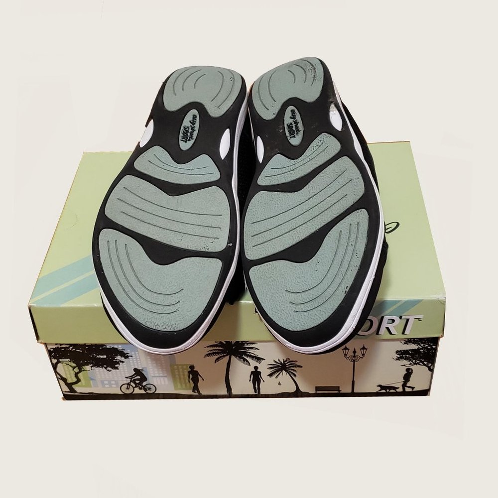 ** easy street Sport Sneakers - Picture 8 of 11